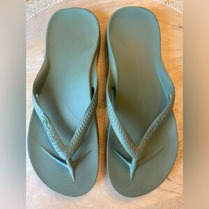 Green Flip Flops Archies Women’s 8 Khaki Green